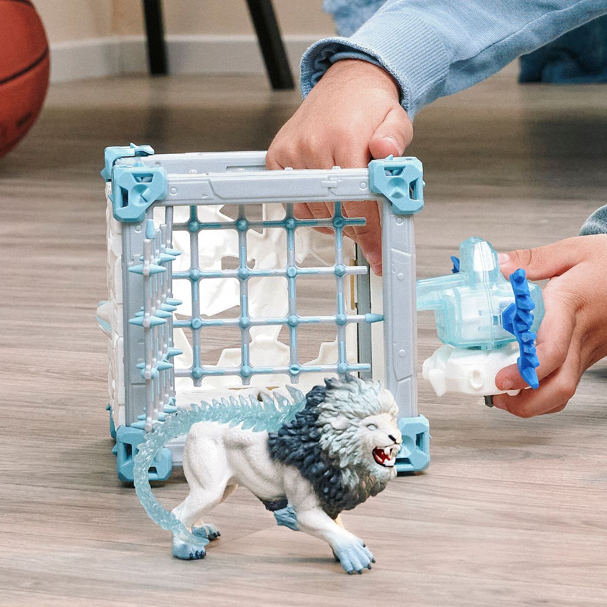 BattleCave Ice Lion 42766 ELDRADOR® | Schleich USA Inc.