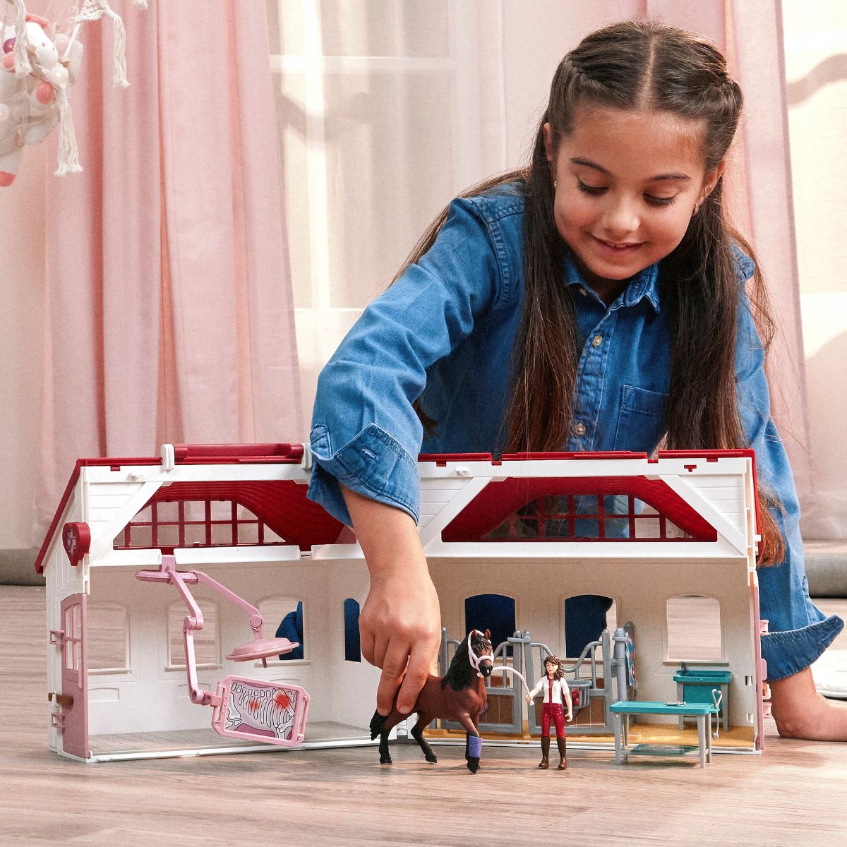 Happy Horse Hospital 42787 | Schleich USA Inc.
